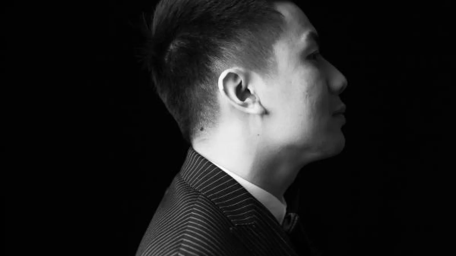 A headshot of Viet Trinh.
